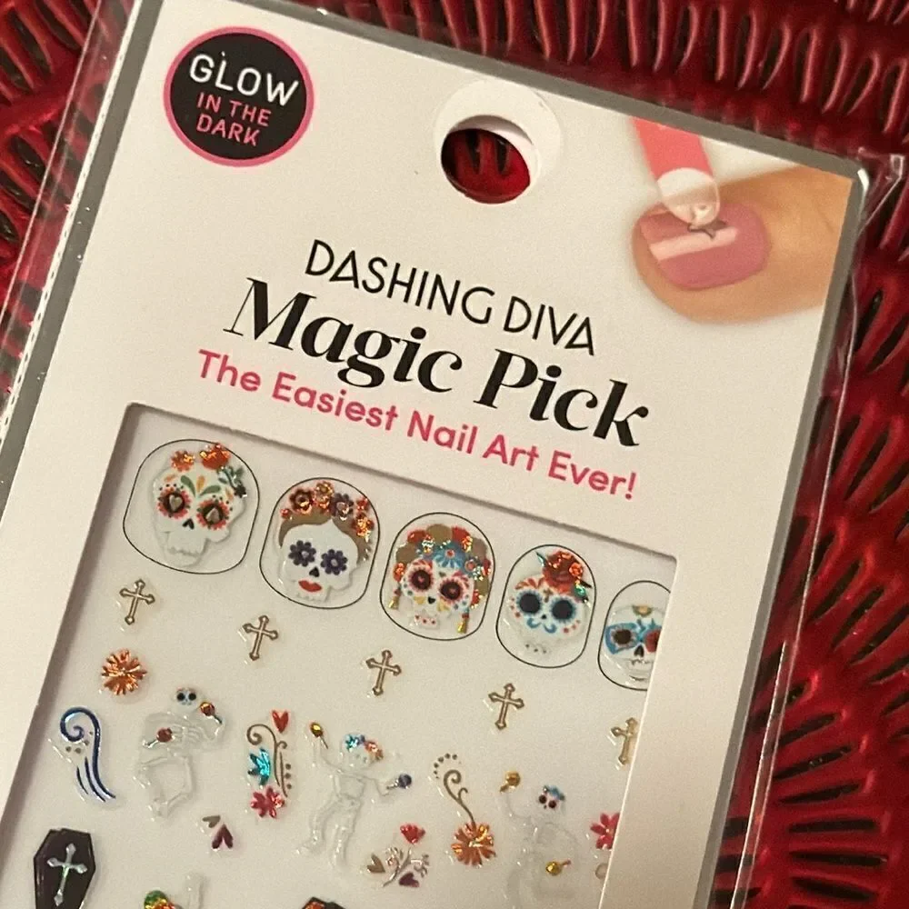 Dashing Diva nwt easy